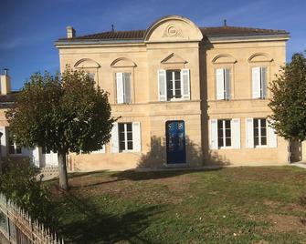 Superbe gîte à la campagne dans le bordelais - Saint-Christoly-de-Blaye - Edificio
