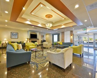 Holiday Inn Express & Suites Tacoma South - Lakewood By IHG - Lakewood - Lobby