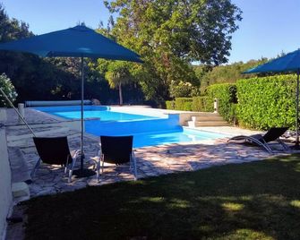 La Boulangerie - A beautifully appointed private Gite overlooking The Dordogne. - Mouzens - Piscine