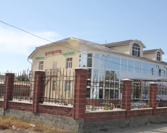 Altamira Hotel - Karakol - Building