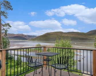 Incredible Waterfront Cabin With Hot Tub & Water Toys! - Grand Lake - Balcony