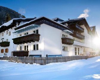 Valluga Hotel - Sankt Anton am Arlberg - Building