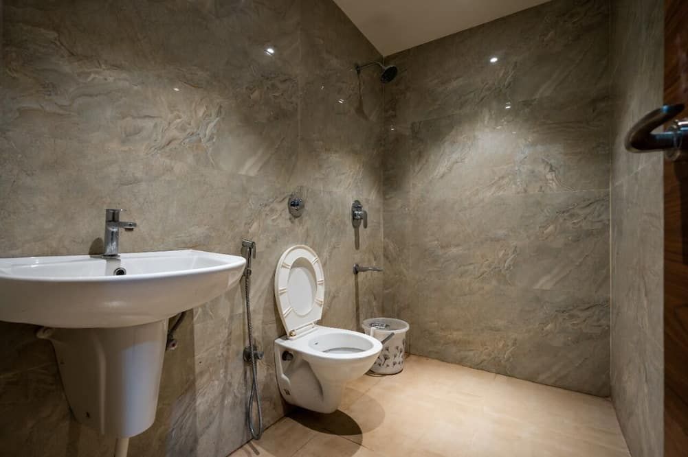 Topaz Hotel thumbnail 3