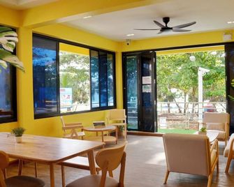 Bed & Beach Hostel Karon - Karon - Restaurang