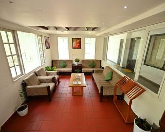 Cloud Dale Suites - Munnar - Lounge