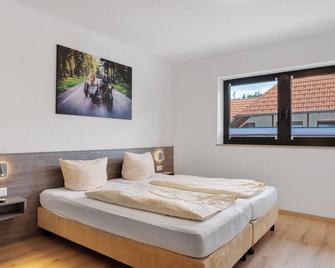 Gästehaus Schwörer - Lenzkirch - Schlafzimmer