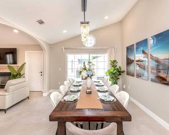 New Disneyland Vineyard Villa 6Bed 4Bath Game - Anaheim - Comedor