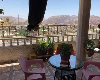 Bedouin Nature Travels - Wadi Musa - Balcony