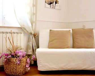 Re Umberto B&B - San Salvo - Living room