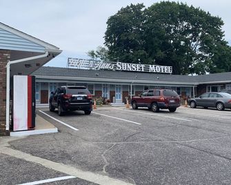 Phil and Anns Sunset Motel - Charlestown - Edificio