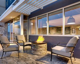 Fairfield Inn & Suites by Marriott Fort Smith - Форт-Сміт - Балкон