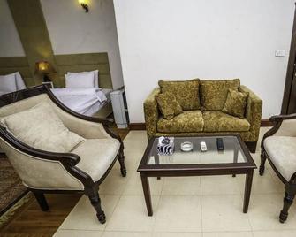 Shelton House Peshawar - Peshawar - Living room