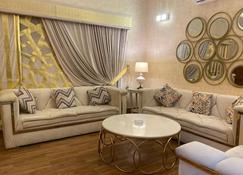 Burj Al Bahria Town Luxury Suites - Lahore - Living room
