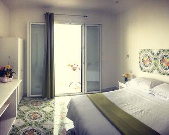 Hotel Villa Pina Antico Francischiello - Massa Lubrense - Schlafzimmer