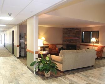 Green Acres Hotel - Pittsfield - Lobby
