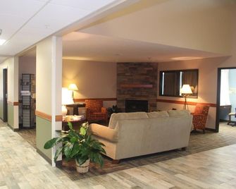 Green Acres Hotel - Pittsfield - Лоббі