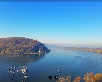 Spacious Countryside Apartment -- 5 min to The Susquehanna River! - Columbia - Beach