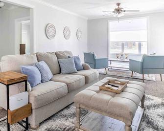 3 bdr in Ardmore OK, Perfect for Families! 20 mins to lake - Ardmore - Living room