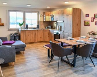 Heidelbeere, 69qm, barrierefrei, große Terrasse, 2 Schlafzimmer, max. 6 Personen - Lauterbach (Schwarzwald) - Küche