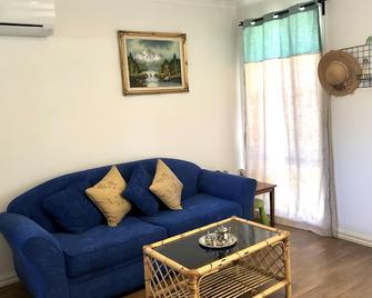Charlie sweet home at Mornington Peninsula - Mount Martha - Living room