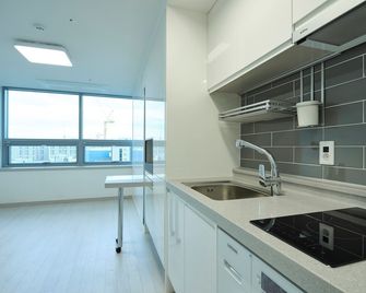 S Stay Hotel - Suwon - Kuchyň