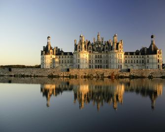 Novotel Orleans Chemins De Sologne Demeures De Campagne - Orléans