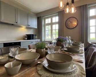 Sfeervol familielandhuis in de groene Kempen - Baarle-Hertog - Comedor