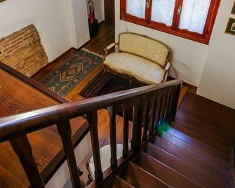 96 Guest House - Reggio Calabria - Stairs