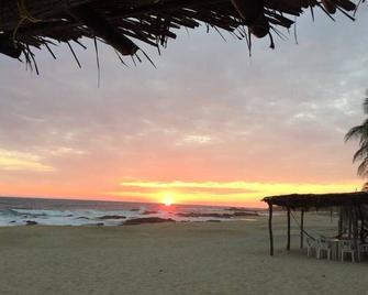 Beach, relax and peaceful walks - Tlachicón - Beach