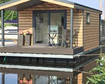Hausboot Resort Nordseeküste - Wilhelmshaven - Bâtiment