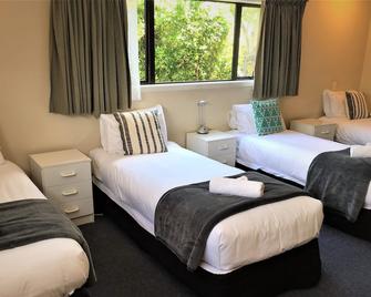 Fairway Motel and Apartments - Wanaka - Bedroom