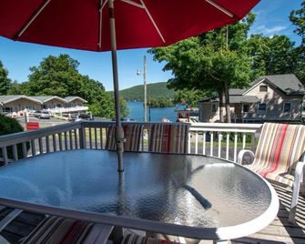 ティー アイランド リゾート - レイク・ ジョージ - バルコニー