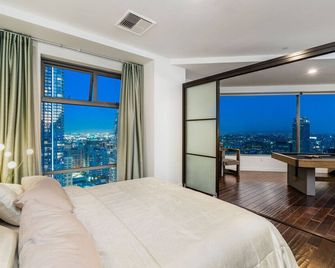 Downtown LA with the breathtaking view 2 b/2 b - Beverly Hills - Bedroom