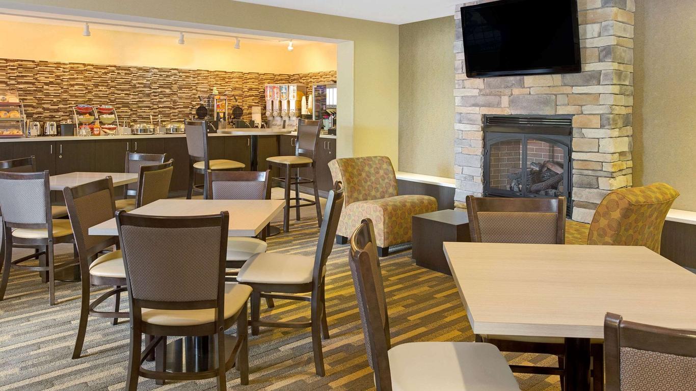 Hawthorn Extended Stay by Wyndham Cincinnati/Sharonville