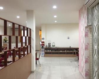 Hotel Mahakam - Samarinda - Front desk
