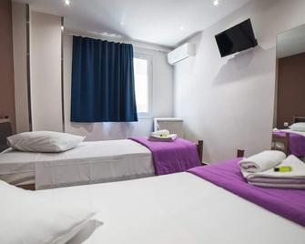 Mansion Hotel - Athens - Bedroom