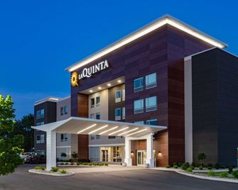 LaQuinta Suites by Wyndham South Bend Notre Dame Area - South Bend - Building