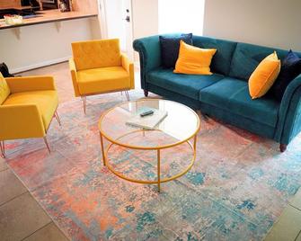 Pelicans Place - Gonzales - Living room