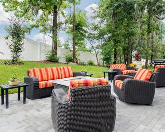 Holiday Inn Express & Suites Alachua - Gainesville Area By IHG - Alachua - Patio