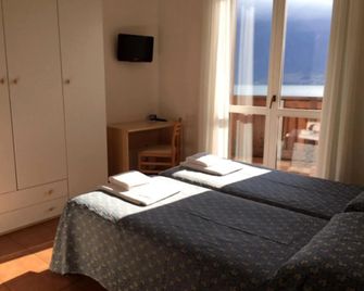 Hotel Castell - Montagnoli Group - Limone sul Garda - Bedroom