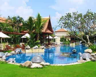 Mae Pim Resort Hotel - Rayong - Zwembad