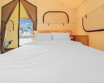 Gapyeong Cheongchun Glamping & Caravan - Gapyeong - Bedroom