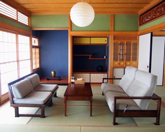 Island Inn Haru. - Shodoshima - Wohnzimmer