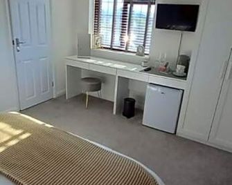 Barn Farm Guest House - North Fambridge