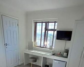 Barn Farm Guest House - North Fambridge