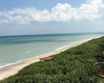 Oceanfront condominium for rent Jensen, Beach Florida - Hutchinson Island - Beach
