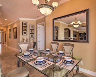 Riverfront Titusville Home w/ Pool + Pickleball! - Titusville - Ruokailuhuone