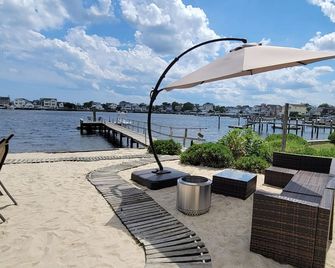 Waterfront Beach House - Point Pleasant Beach - Patio