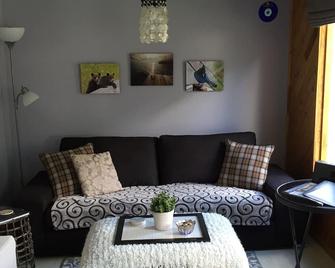 Spacious comfort-steps from downtown Stewart! - Stewart - Sala de estar