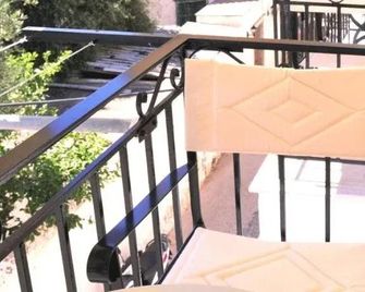 Arolithos - Spétses - Balcon